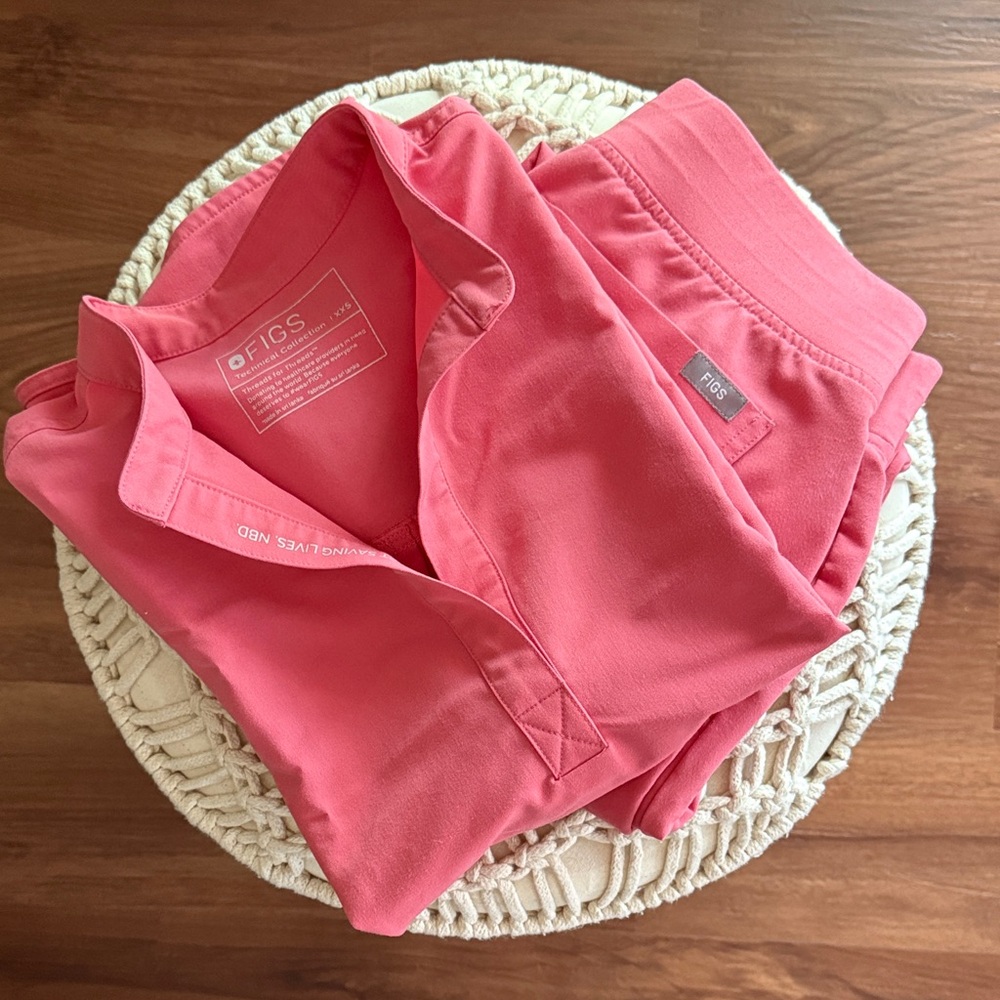 FIGS Coral Pink Scrub Top and Pants Set